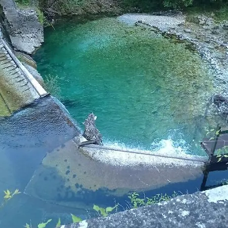 The Small Waterfall House, La Cascatella מאסה