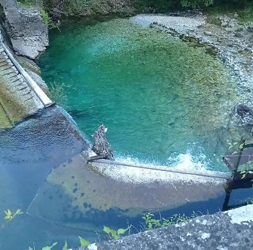 The Small Waterfall House, La Cascatella מאסה